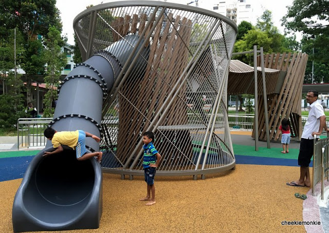 children's outdoor climbing structures