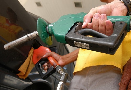 Petrobras anuncia aumento no preço da gasolina e do diesel Petrobras anuncia aumento no preço da gasolina e do diesel