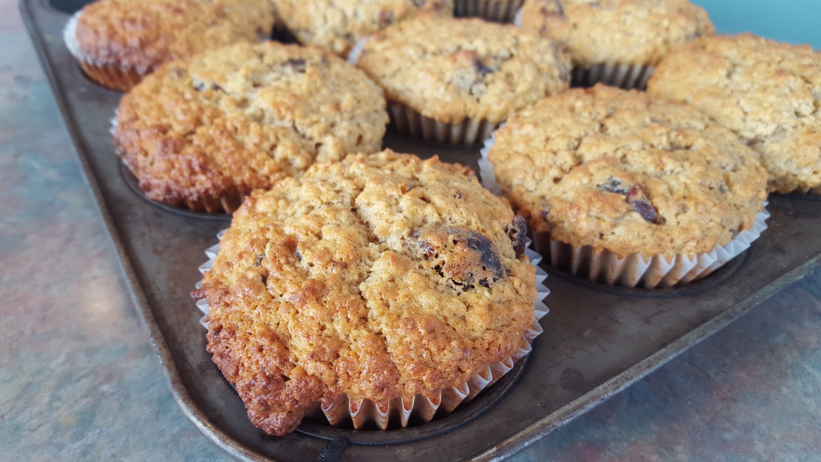 Les douceurs de genny MUFFINS À LA COMPOTE DE POMMES ET DATTES (blender)