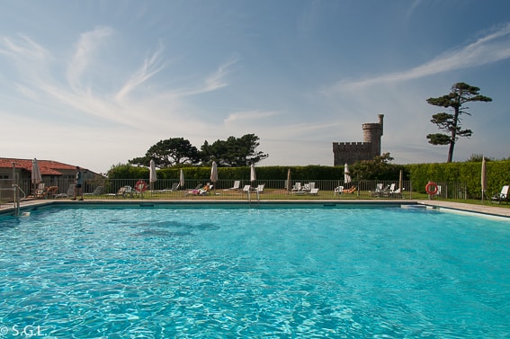 Piscina del Parador de Baiona Piscina del Parador de Baiona. La fortaleza frente al mar
