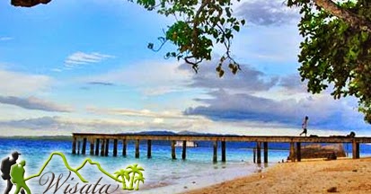 Objek Wisata Pantai Liang Salahutu Ambon Maluku