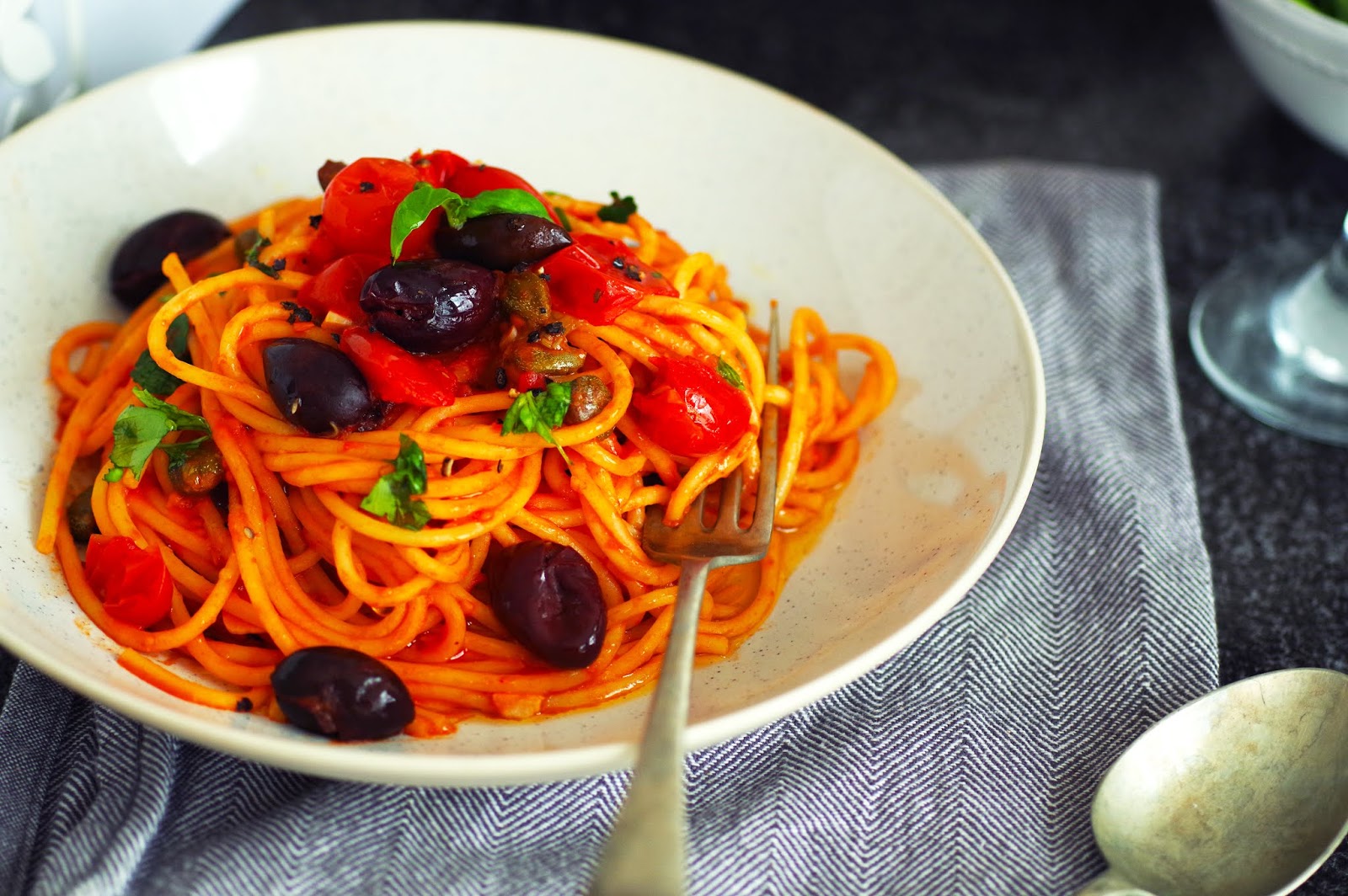 Spaghetti alla Puttanesca |Euphoric Vegan