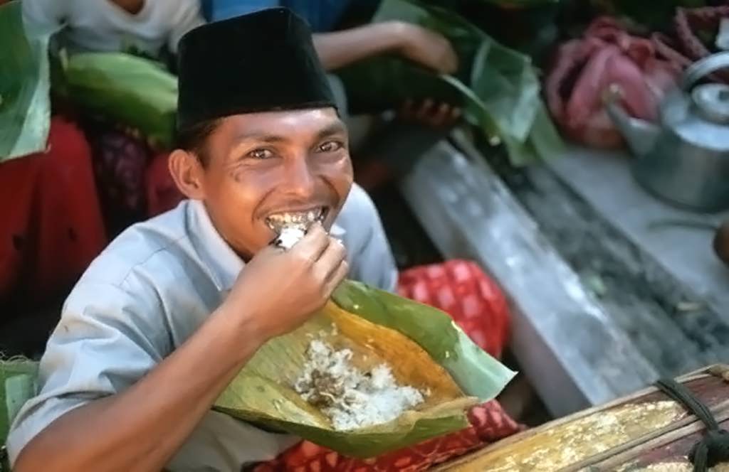 6 Kebiasaan Makan Unik Masyarakat Indonesia Redaksindonesia 