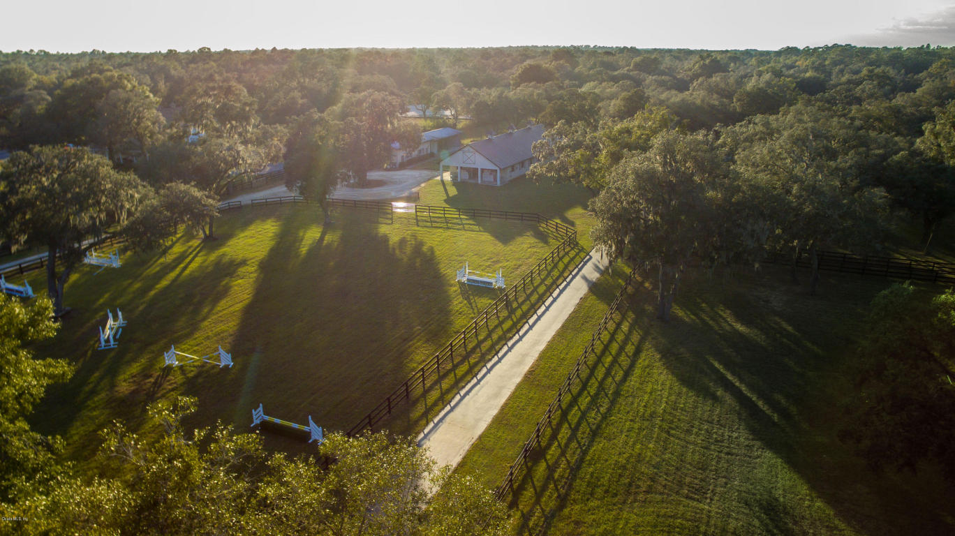 7 Tips for Buying the Right Horse Property