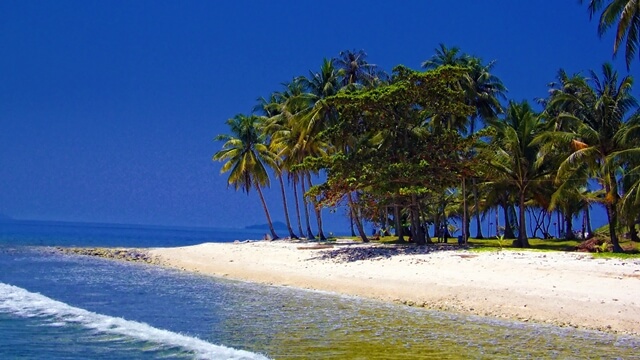 Pulau Cantik Itu Bernama Randayan Pulau Cantik Itu Bernama Randayan