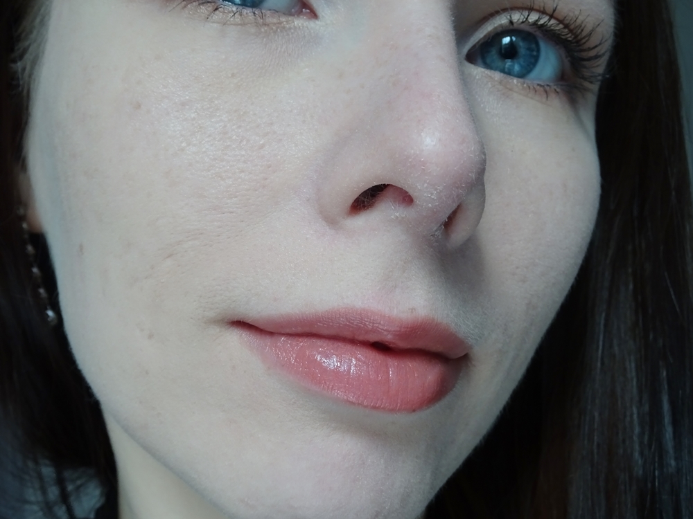 Lily Lolo naturalna szminka do ust Nude Allure i Love Affair
