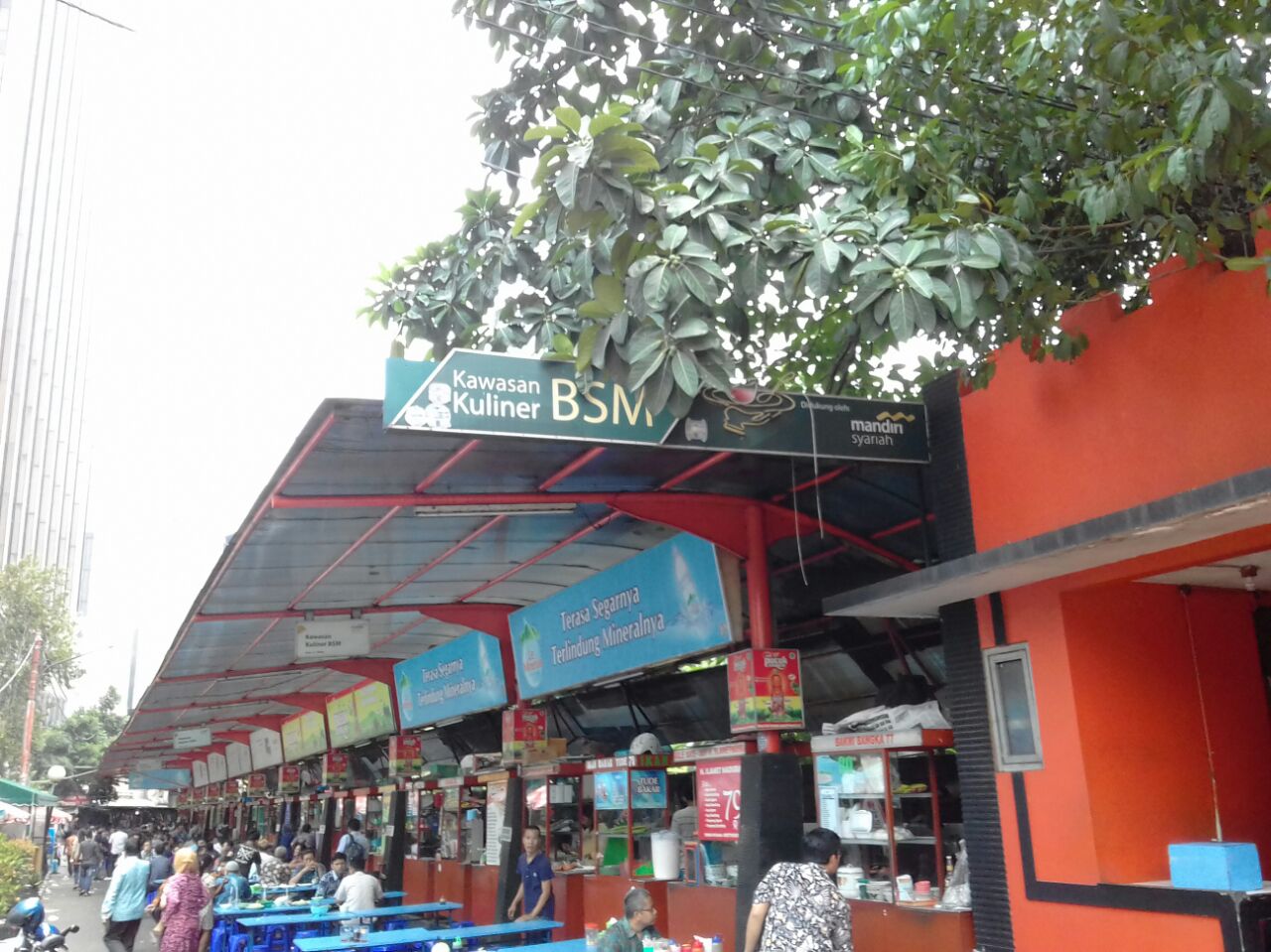 Jalan-Jalan ke Kawasan Kuliner BSM
