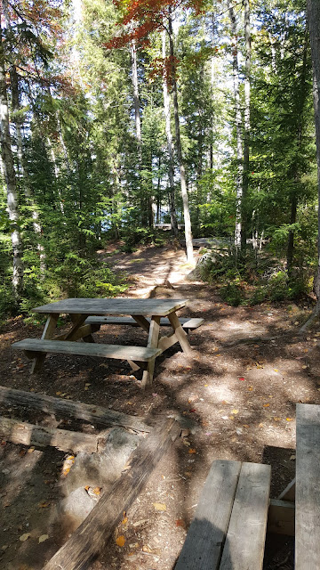 Camping rustique près du lac Nantel