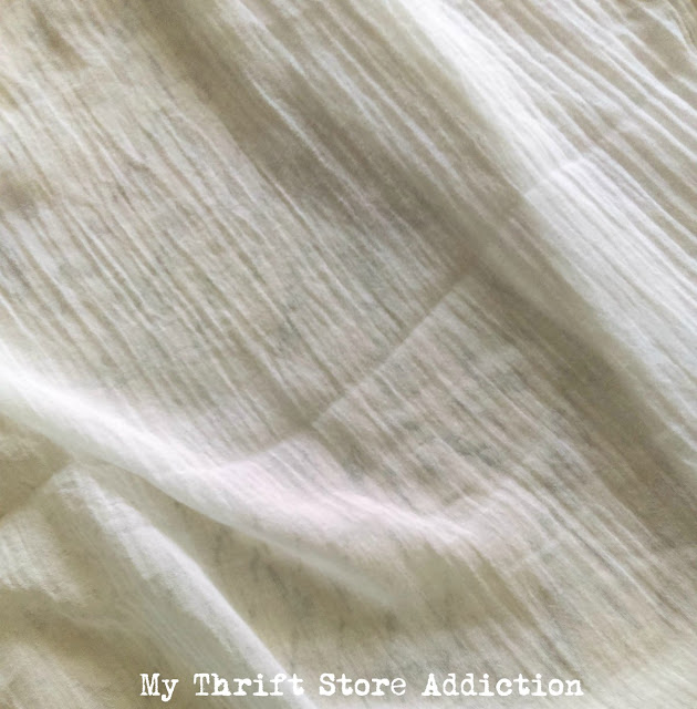 How to make your own ruffled linen gauze throw with a minimal amount of sewing! DIY ruffled linen gauze summer throw