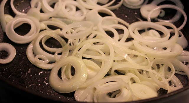 pizza casera cebolla y queso paso 5