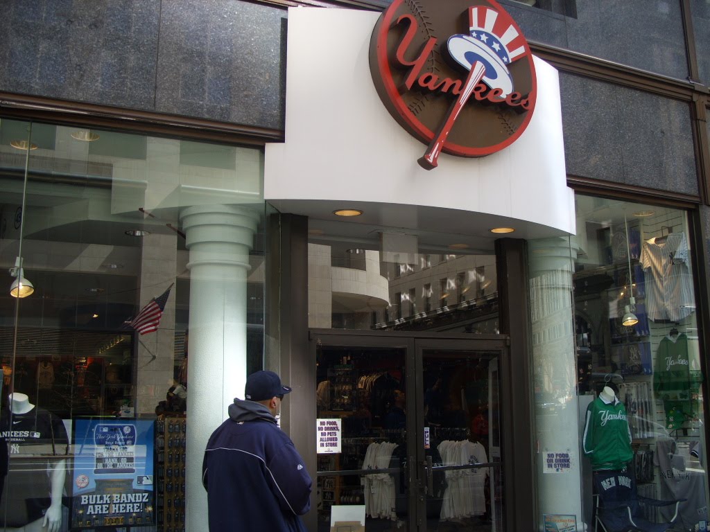 yankees team store locations