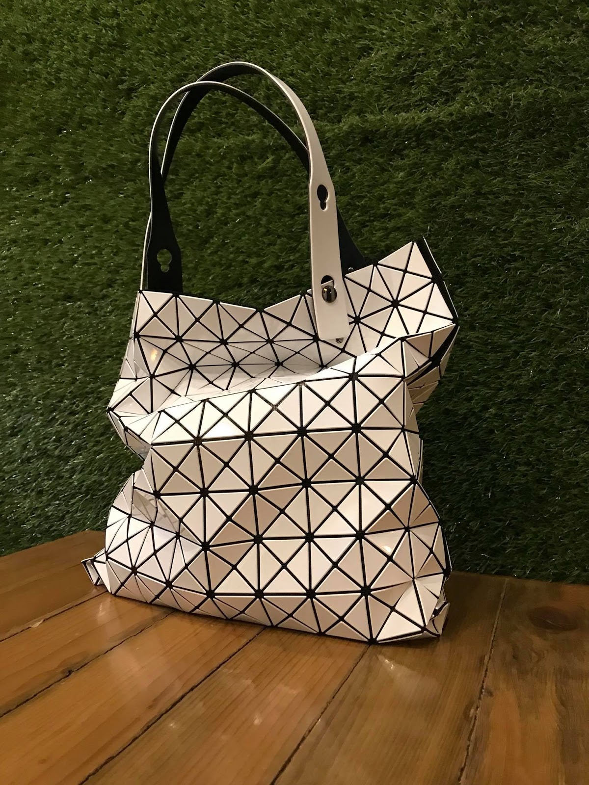 Five Luxury Bags that you can take out in the rain