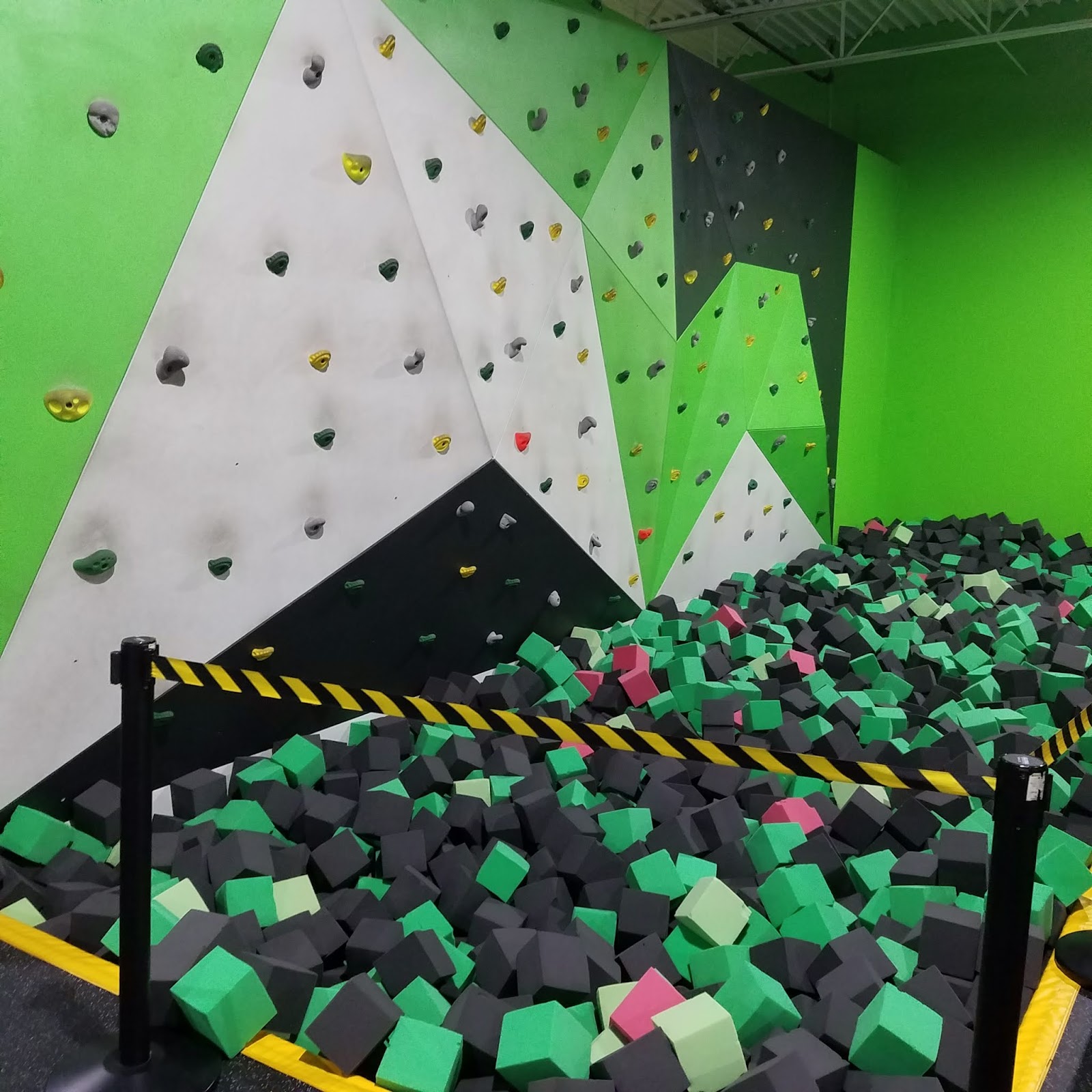 Play St. Louis Rockin' Jump Trampoline Park, Shrewsbury