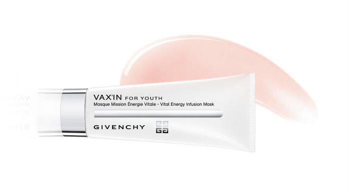 Piel_resplandeciente_con_la_nueva_mascarilla_de_GIVENCHY_VAX'IN FOR_YOUTH_MASQ_02