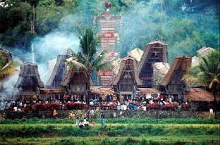 Ciri khas dan karakteristik orang toraja Ciri khas dan karakteristik orang toraja