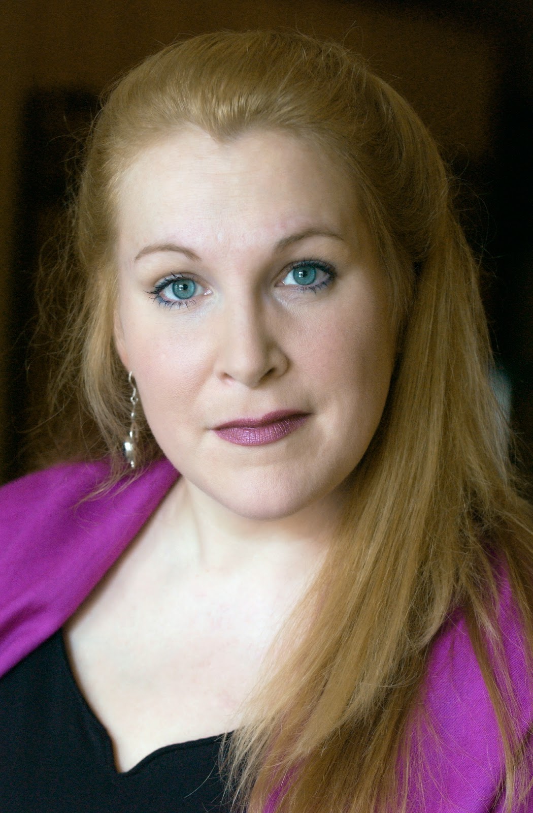 What's New at Sarasota Opera?: ARTISTS CORNER: Soprano Dara Hobbs