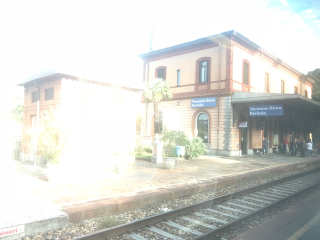 イタリアのミラノ中央駅からティラーノまでにある途中駅