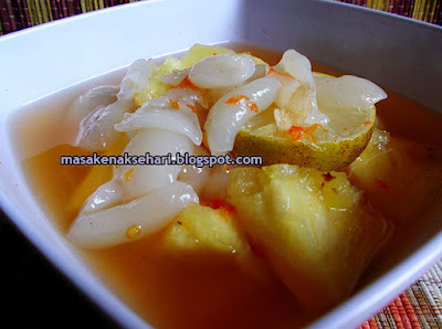 Cara Membuat Asinan Buah Rambutan Khas Bogor Kuah Pedas