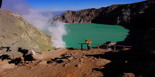 Ijen Morning Tour | Cheap Price Ijen Crater Tour In The Morning Day Ijen Crater Morning Tour, visit to mount Ijen Crater in Banyuwangi which we know is "Kawah Ijen", at the time morning day visit to ijen crater volcano east java, it’s good time to see the beauty of the lake, active volcano of Ijen crater and see direct traditional miners work every day in the ijen take the sulfur from crater, for by the tourist travel to ijen crater volcano, we offer tour services is ijen crater from bali, ijen crater from Surabaya, ijen crater from banyuwangi, beside in morning day the ijen itself has beauty of the lake, is also in the night day (ijen night tour), the ijen crater itself has uniqueness of blue fire ( blue flame), in Indonesia mention it (api biru ) which is because the outburst gas from active volcano Ijen sulphur containing methane gas, so it produces blue fire, and the occurrence of blue fire ijen only at night day (ijen blue fire tour). Ijen tour price in morning day at the time normaly day is : Rp. 525.000/person. At the time is weekend the price is differend, ijen crater, ijen crater tours, ijen Tour Package, kawah ijen tours, ijen tour and travel banyuwangi, ijen volcano tour, ijen volcano Indonesia, ijen volcano from banyuwangi, ijen travel, kawah ijen banyuwangi, kawah ijen tour, kawah ijen trip, ijen crater tour, ijen crater blue fire, ijen crater guesthouse, ijen crater tour from banyuwangi, ijen crater tour bali, ijen crater tour price, ijen crater night tour, kawah ijen night, ijen blue fire, bluefire ijen crater, blue fire ijen tour , blue fire kawah ijen, ijen blue flame tour, blue flame gunung ijen, blue flame sulphur ijen, blue flame gunung ijen, blue flame kawah ijen volcano.