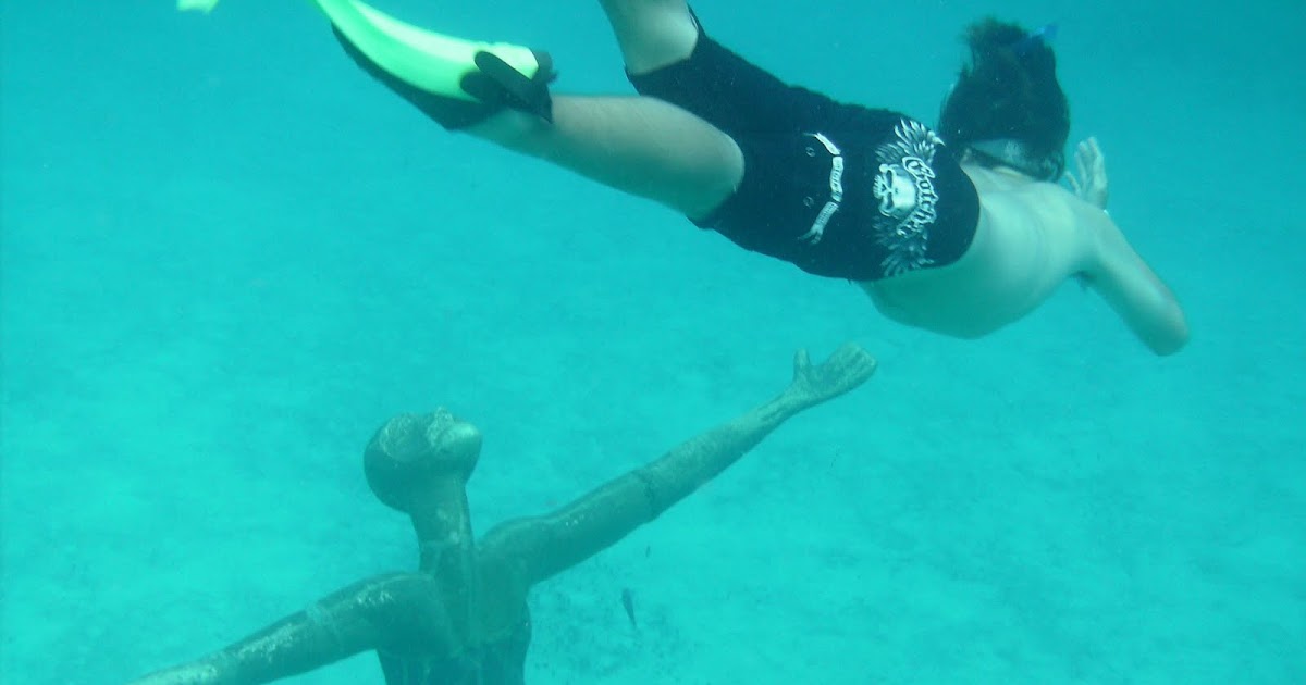 Introducir 77+ imagen underwater jesus statue cozumel Abzlocal.mx