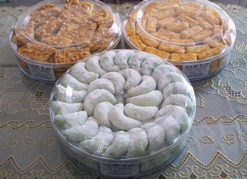 Paket kue kering Lebaran 2011