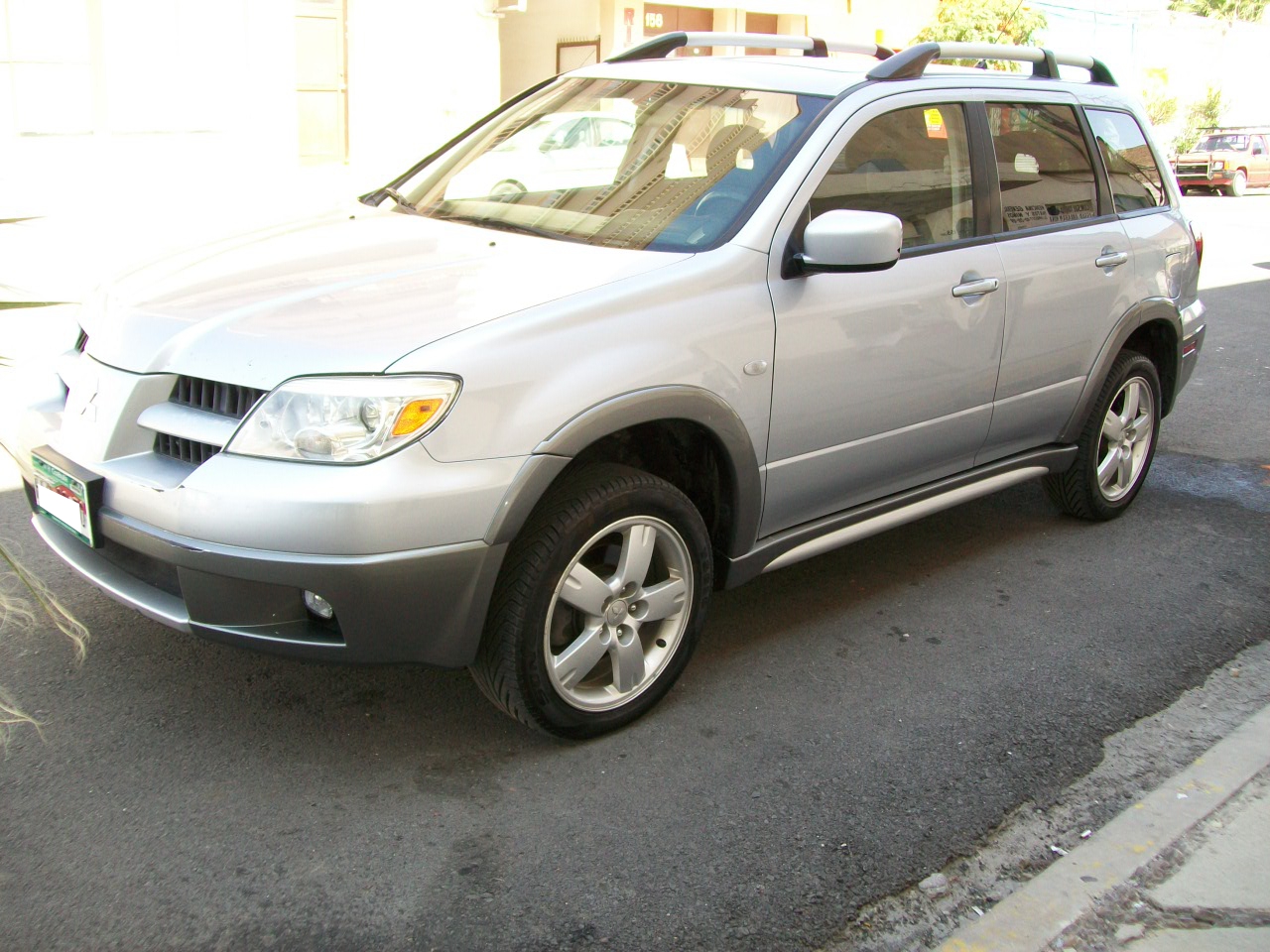Mitsubishi outlander 2006 года