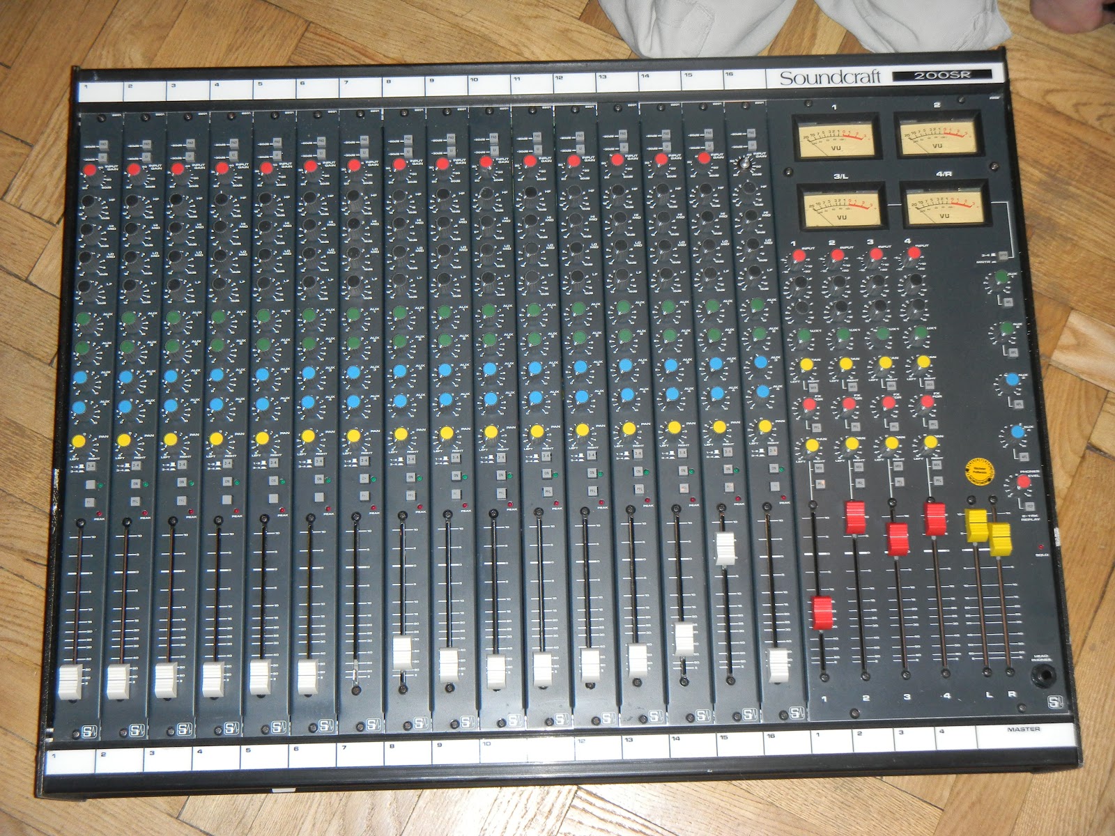 infrequent-sound-sex-tex-technology-soundcraft-200sr-16-4-4-2