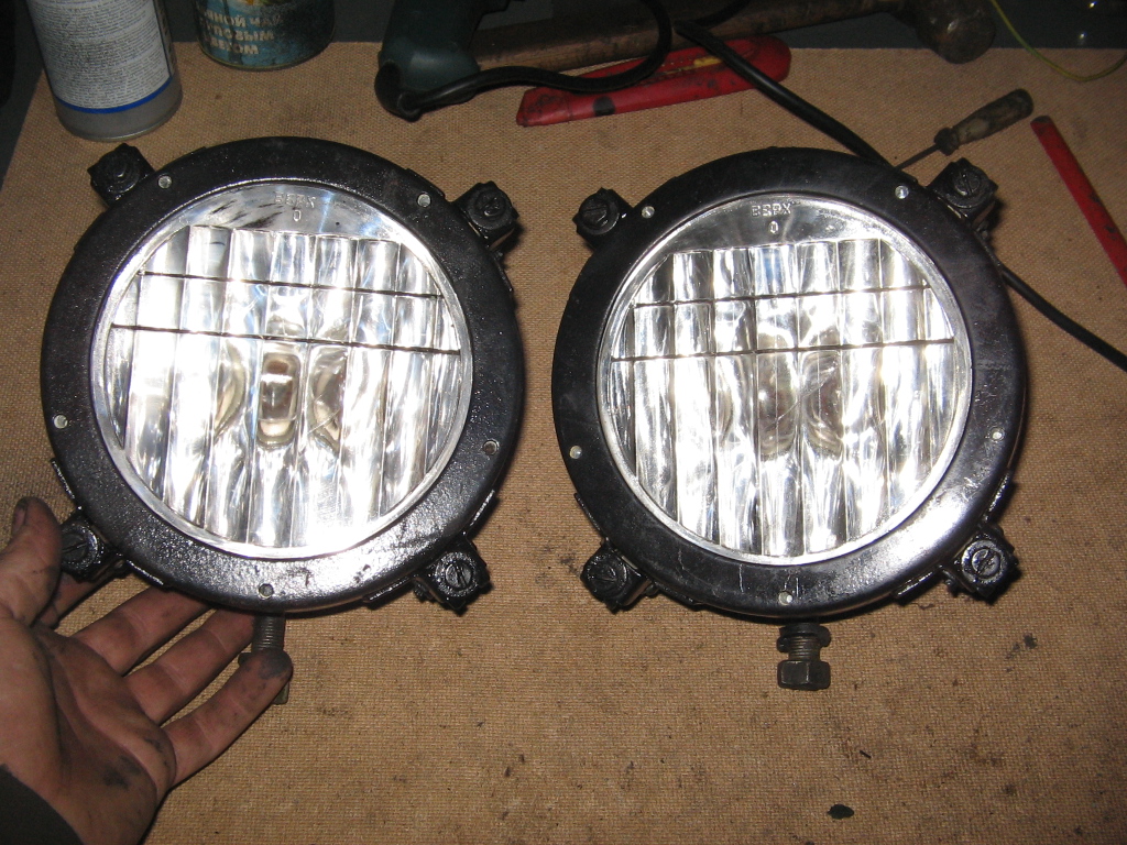 Танковые фары. Танковые фары. Фара газ 69. Танковые фары на зил. Танковые фары дальнего света.