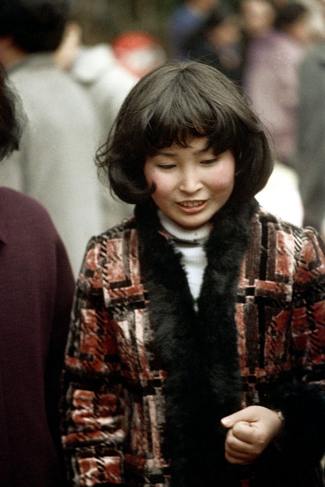 Vintage Tokyo Street Style: Ladies and Their Everyday Looks in the early 1970s - 4