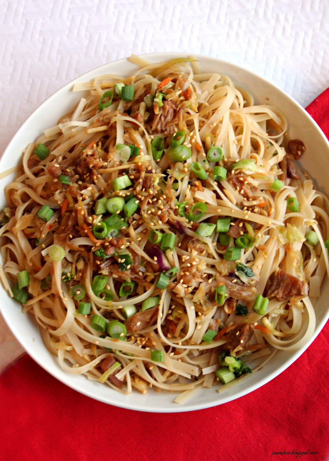 Jo and Sue: Vegan Mongolian "Beef" Noodles