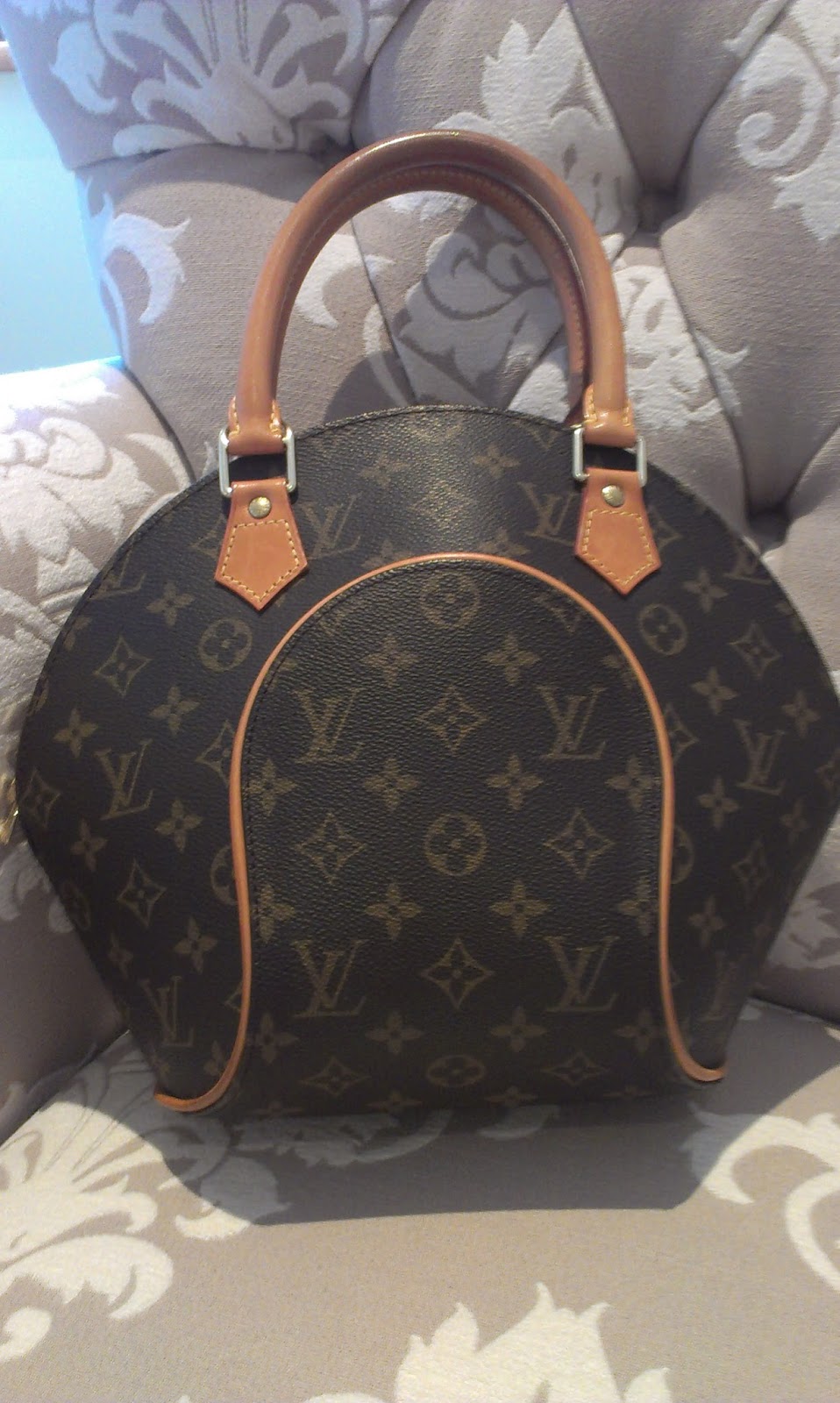 How to spot a fake Louis Vuitton handbag | High Street Couture