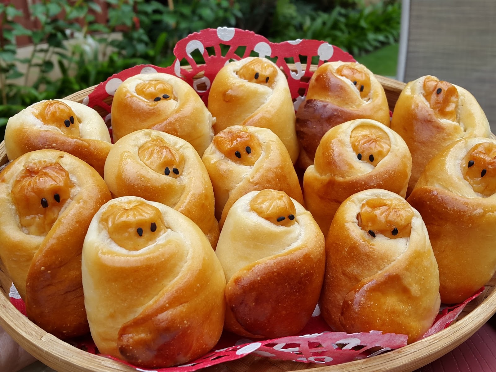 Hani's Kitchen Baby Sausage In Blanket Rolls