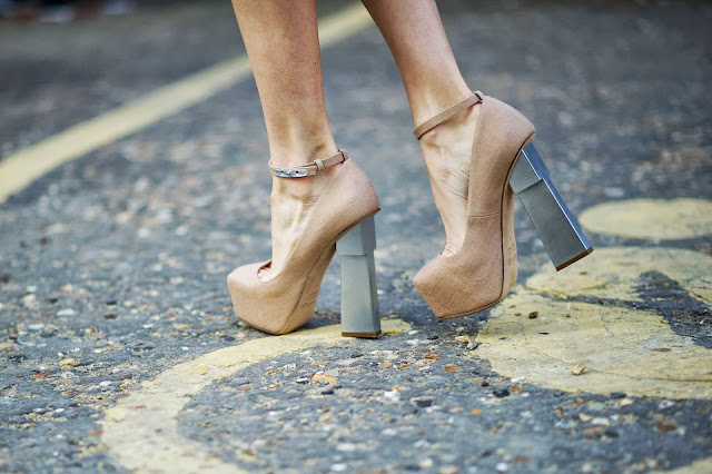 Aperlai+heels
