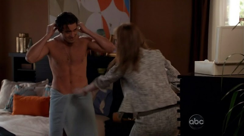 Gilles Marini Shirtless on Brothers and Sisters s5e18 