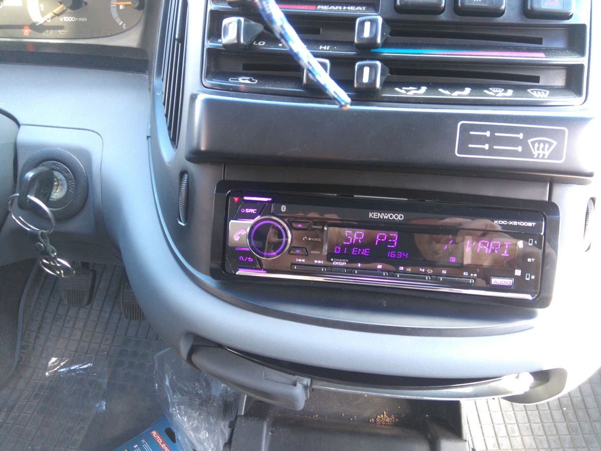 Toyota Previa How to remove old car stereo and install a Bluetooth