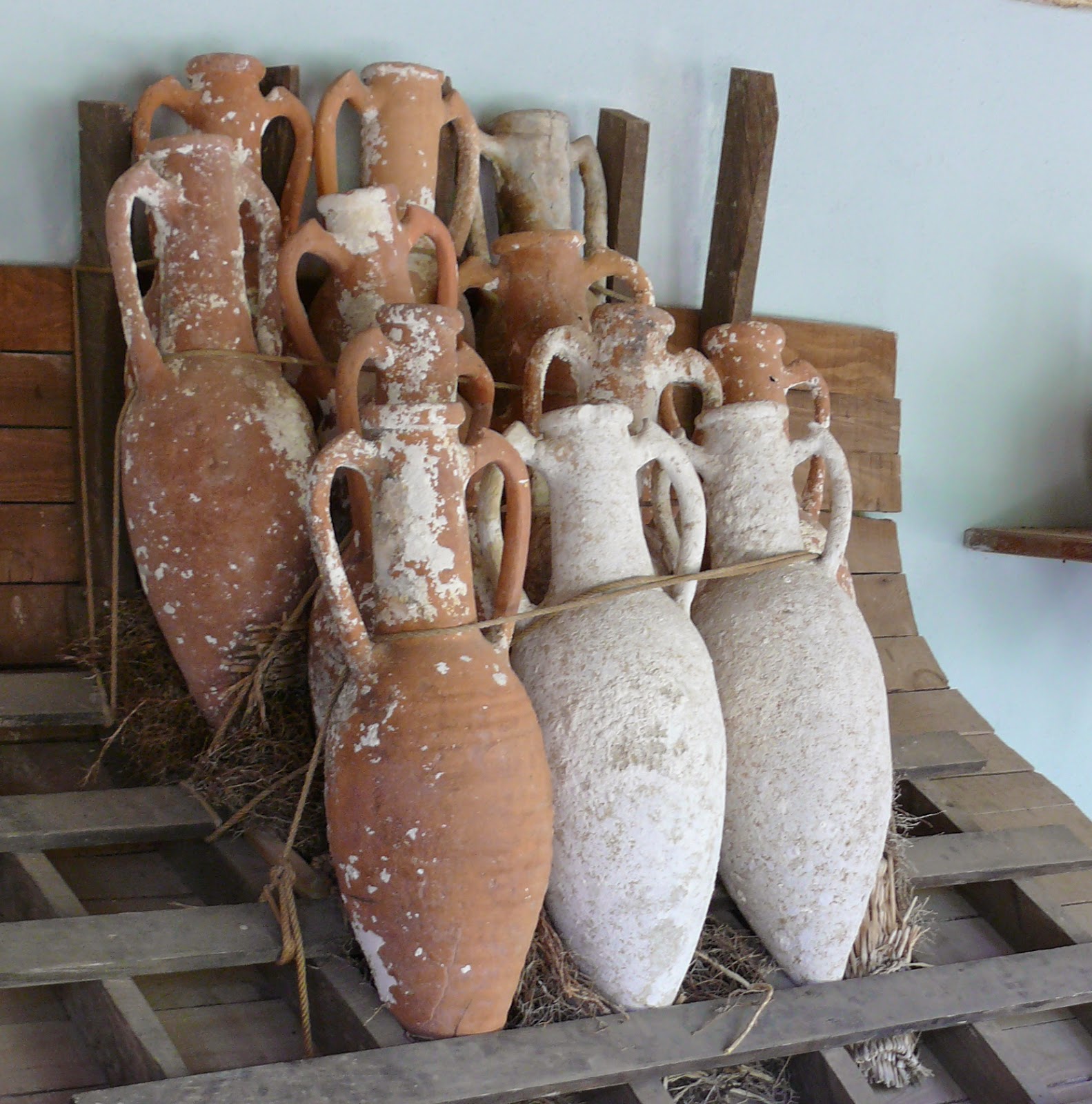 EVERYTHING ABOUT ARCHAEOLOGY WHAT IS THE AMPHORA
