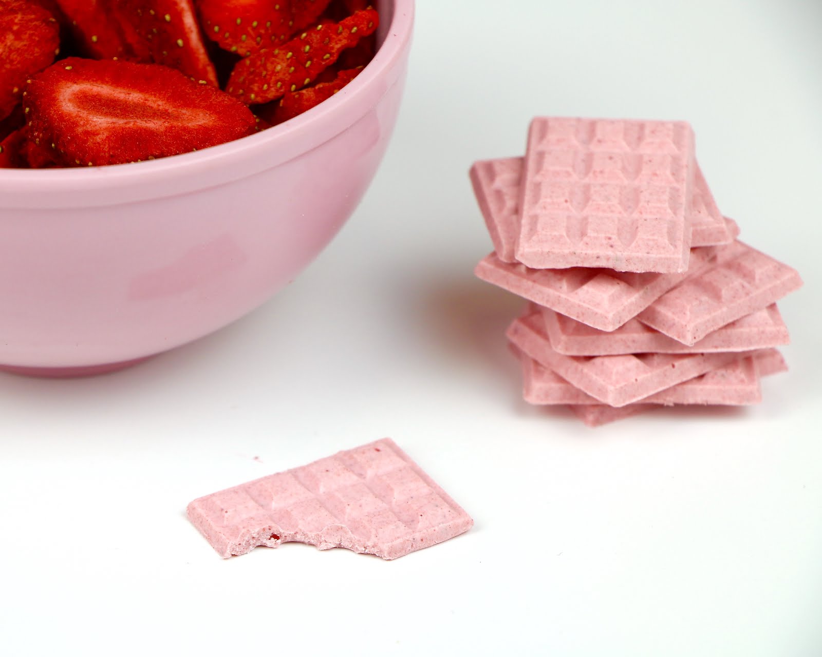 {VIDEO} AllNatural Strawberry Chocolate Bars (2