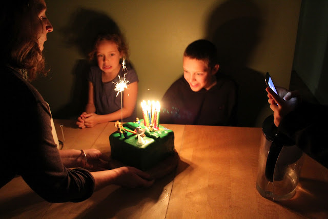 Chaos, Kids, Crochet and Cake: 10th Birthday Cake - Lego again!