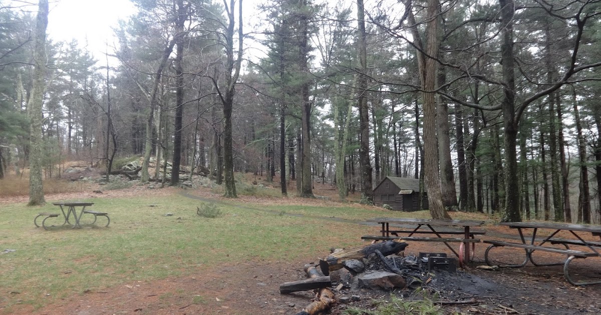 Appalachian Trail Section hiking Pass Mountain Hut to Gravel Springs Hut