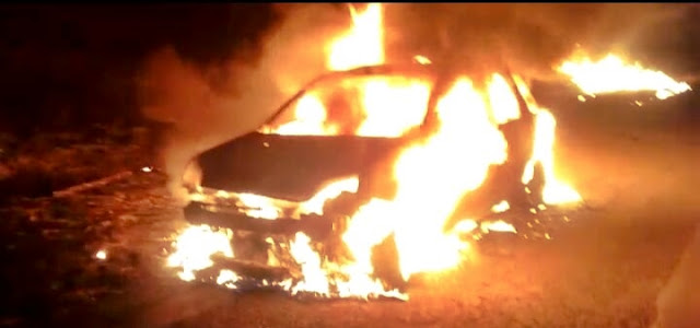 Veículo foi tomado pelas chamas na BR-487
