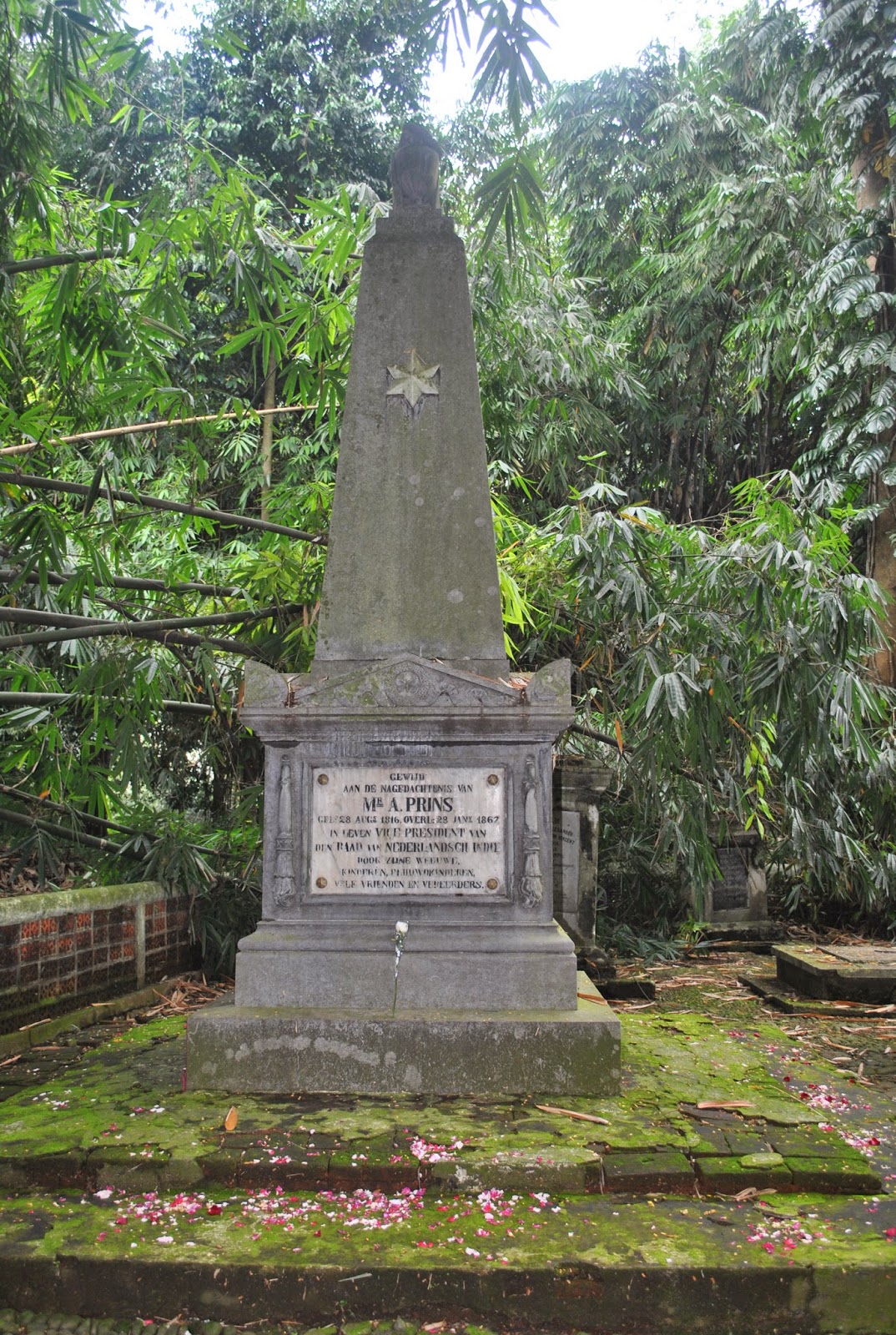 Kuburan Belanda Mia-Punya