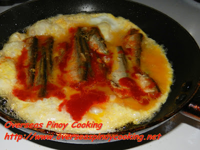 Sardine in Tomato Sauce Omelet - Cooking Procedure