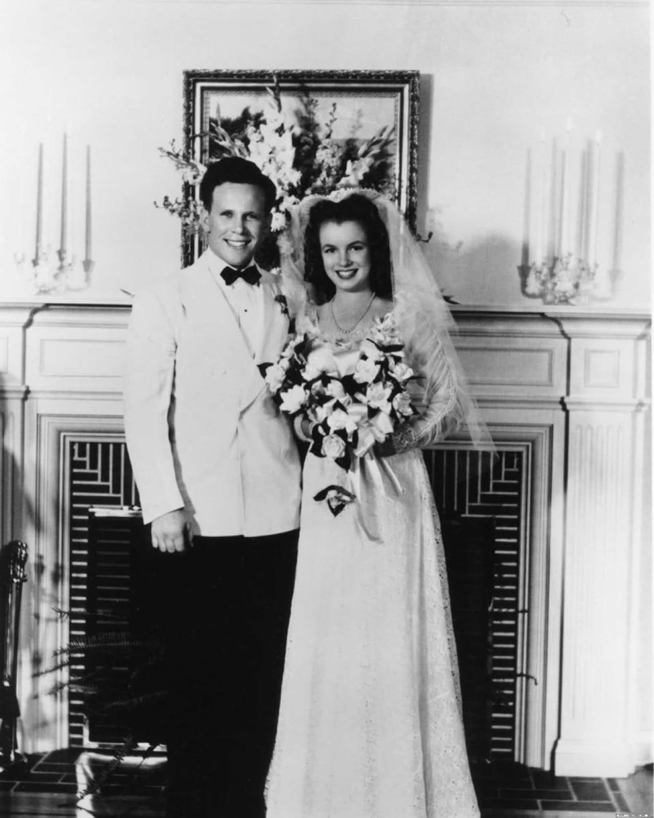 On June 19, 1942, the couple was married.The wedding was officiated by a minister, Norma Jeane wore an embroidered lace wedding dress with long sleeves and veil. 