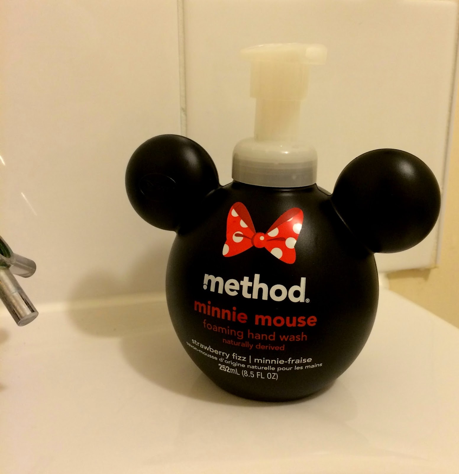 method-whistle-while-you-wash--hand-wash-minnie-mouse