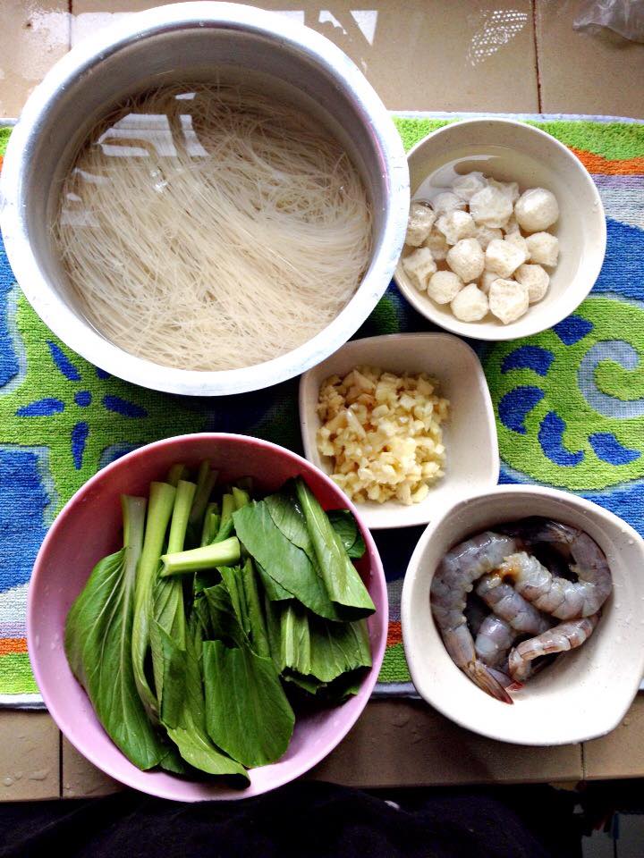 Sepanjang Jalan Kehidupan: Bihun sup chinese style simple