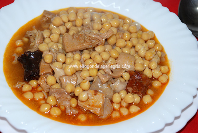 Callos con garbanzos Callos con garbanzos