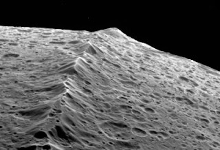 Equatorial ridge , Iapetus