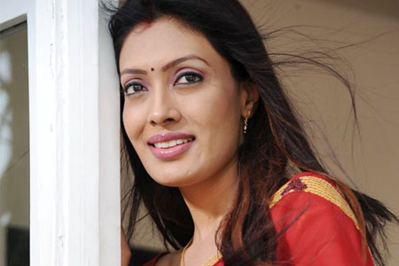 Desi Aunties waiting with Hot Feelings | Hot Indian Desi Aunties