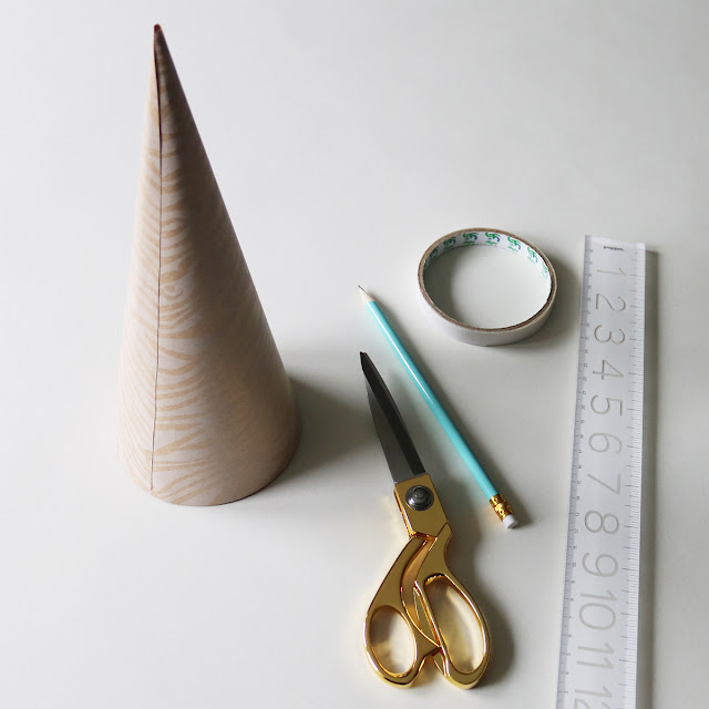 DIY jewellery display cones using wrapping paper | Creative Bag