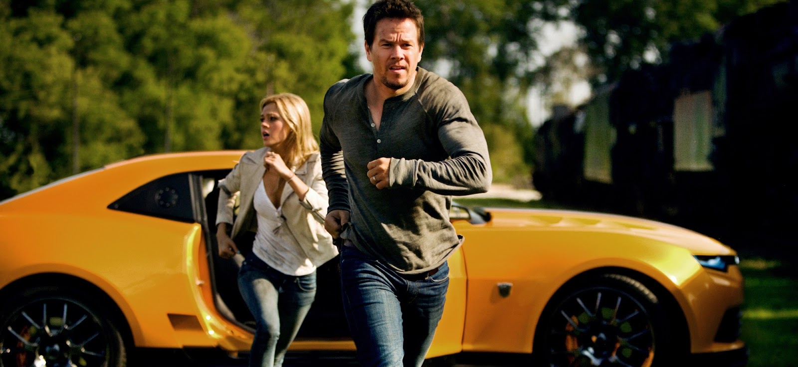 Mark Wahlberg e Nicola Peltz em imagens inéditas de Transformers: A Era da Extinção